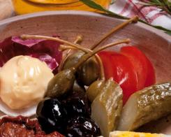 Готвене и приготвяне на салати с корнишони